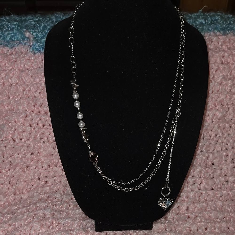 Elegant Silver Chain Necklace with Pearls